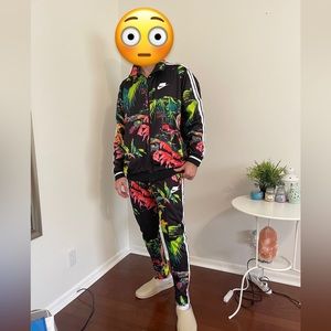 Nike Sportswear NSW Palm Tree Floral Track Pants Sz Small S new with tags